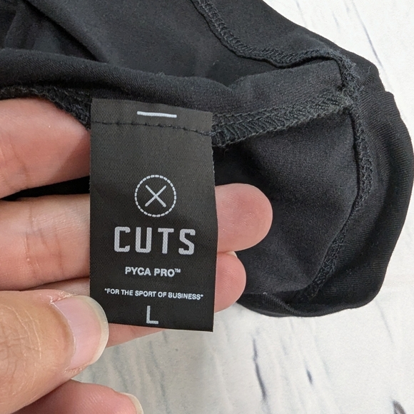 Cuts curve hem Tee - Picture 4 of 6